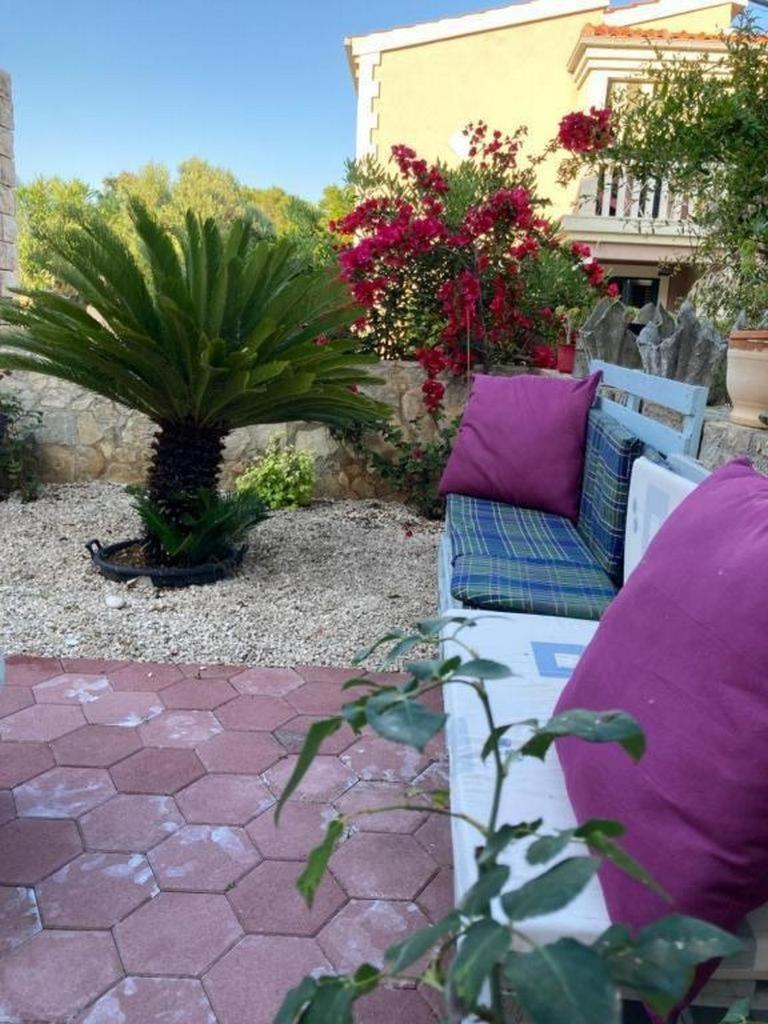Apartments By The Sea Milna, Vis - 8896 Экстерьер фото